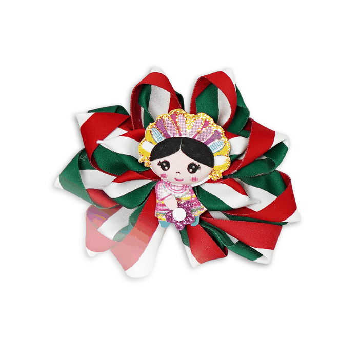 Animación de un moño tricolor verde, blanco y rojo decorado con una pequeña figura de muñeca mexicana