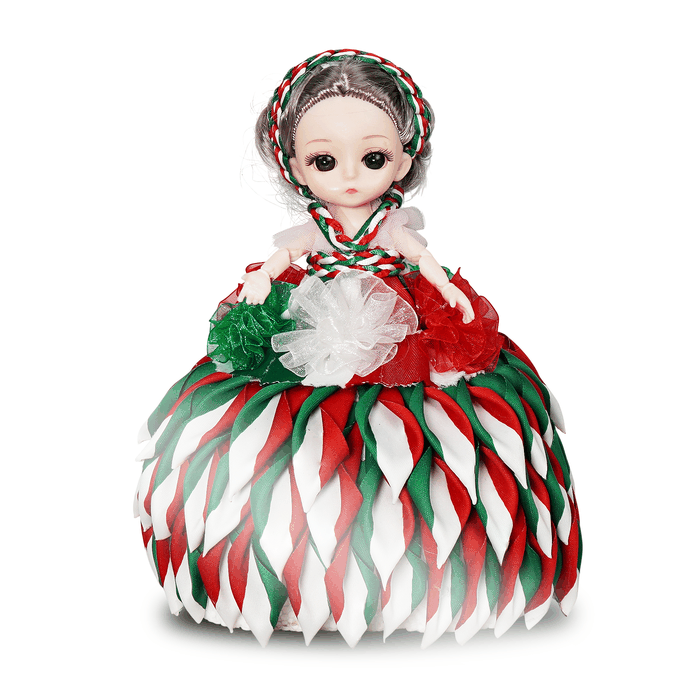 Animación de una muñeca artesanal vestida con una falda de pétalos de listón tricolor verde, blanco y rojo