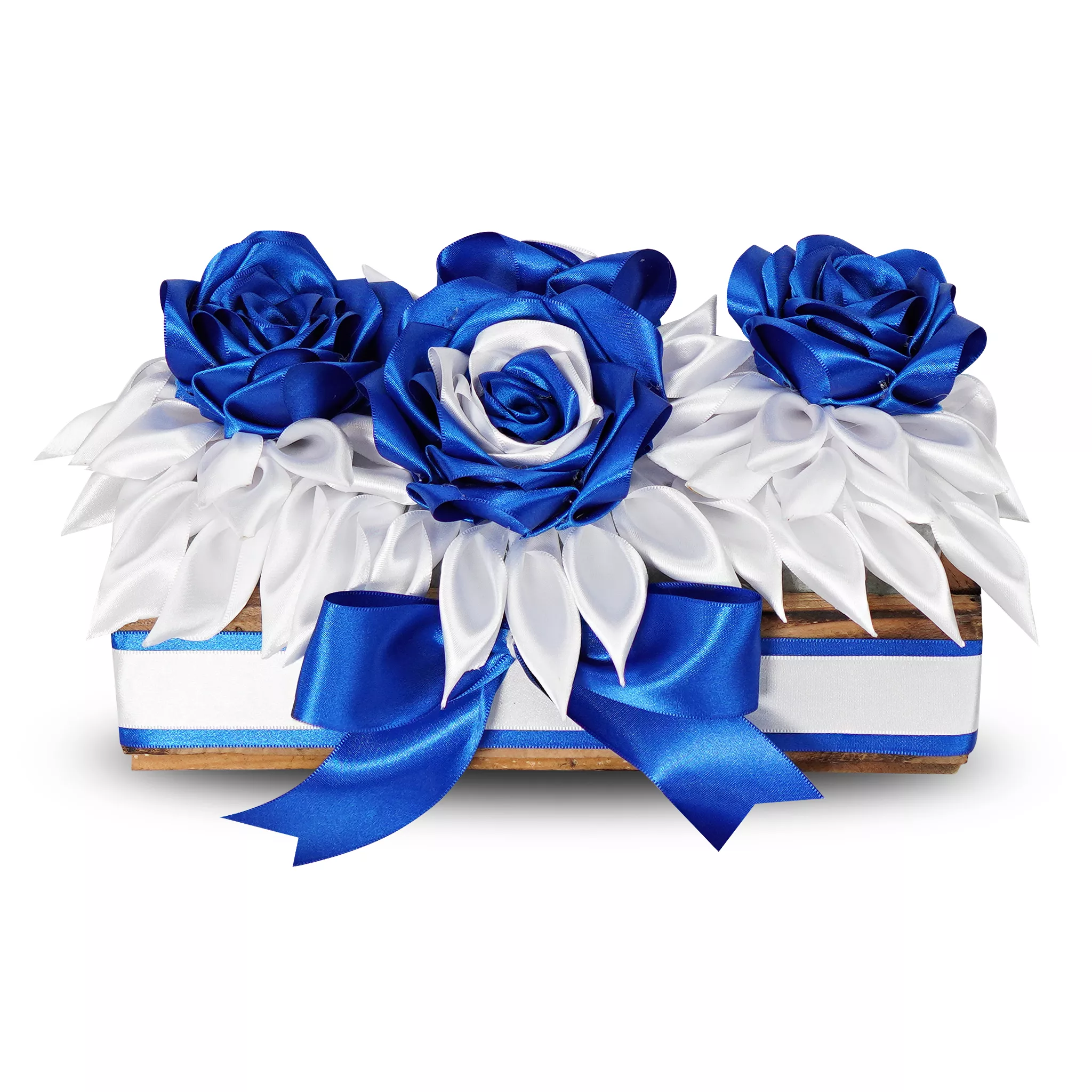 Klenera de madera con rosas eternas de listón azul rey y blanco