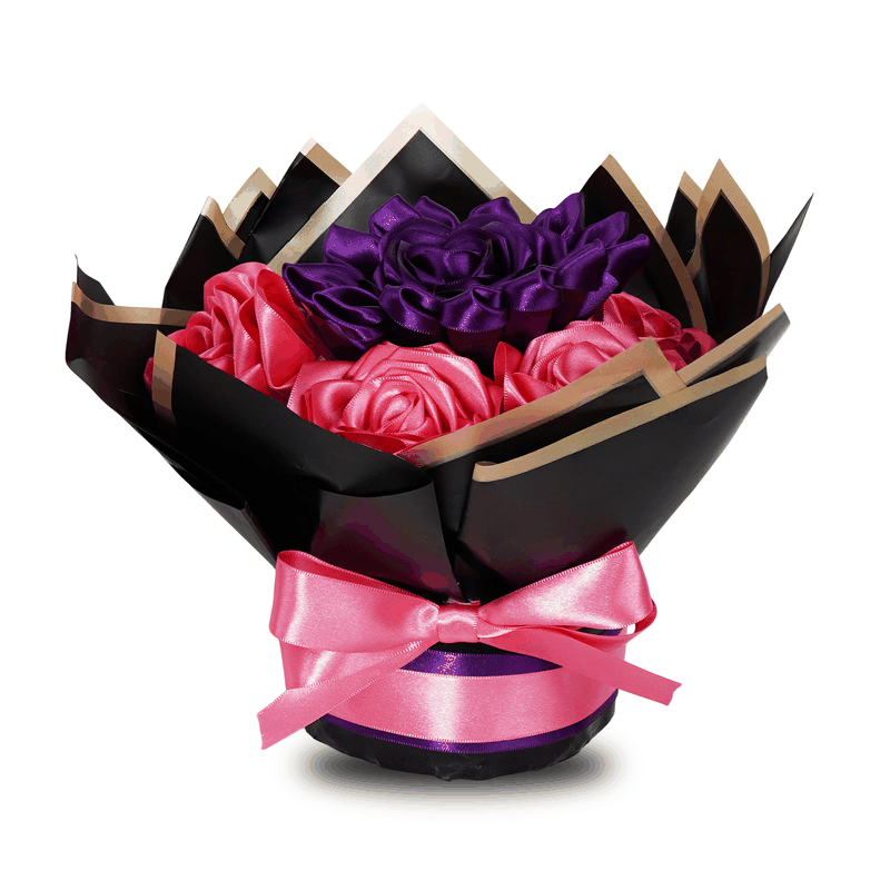Ramo eterno de rosas de listón rosa caliente y morado con papel negro