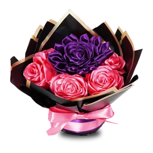Ramo eterno de rosas de listón en tonos rosa y morado con papel negro